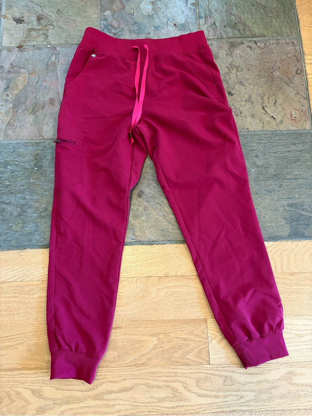 FIGS Women’s Technical Collection ZAMORA Magenta Pink Jogger Scrub Pants Medium